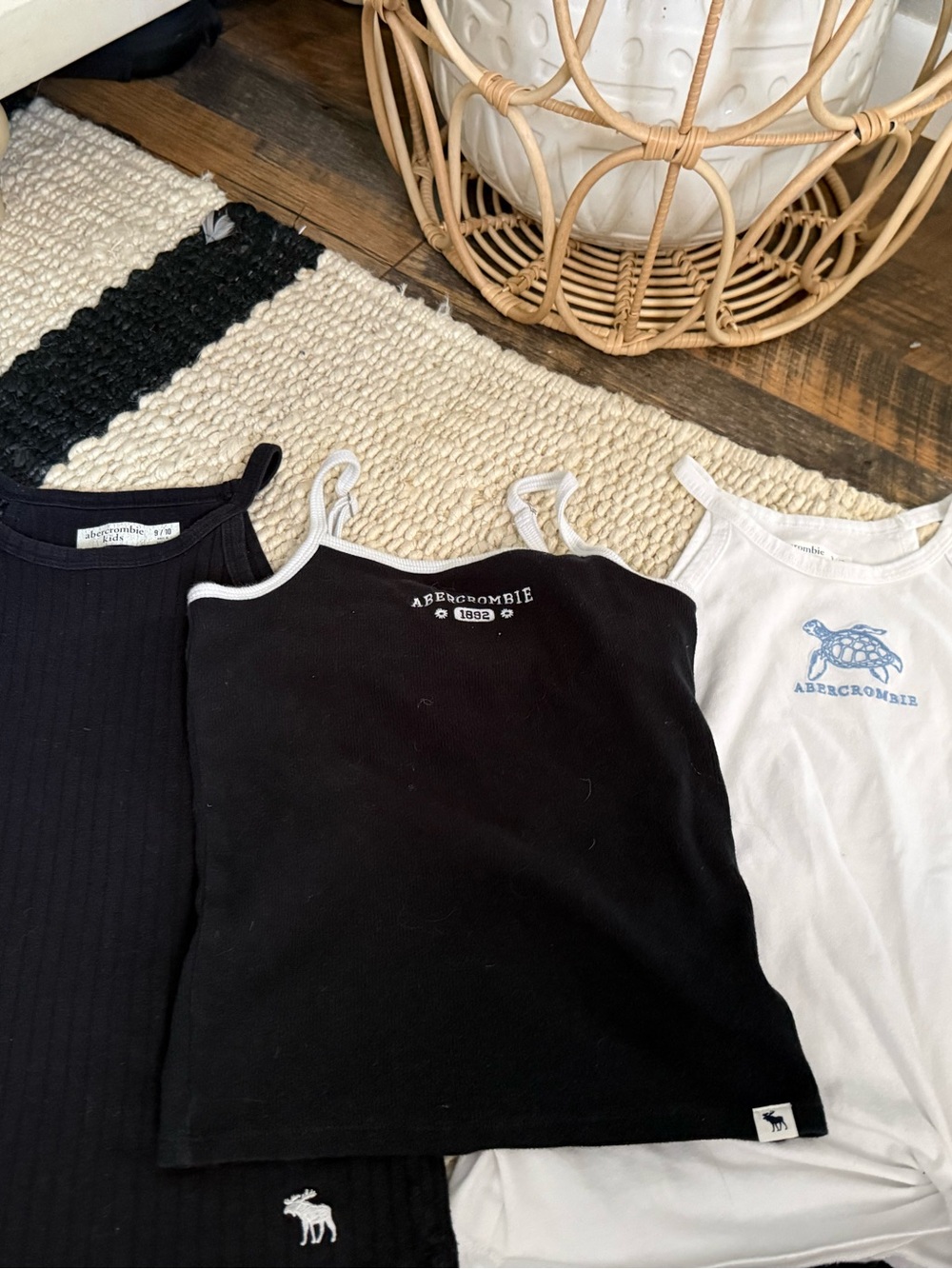 Abercrombie Kids Girls Size 9/10  Tank Top Set  Of Three